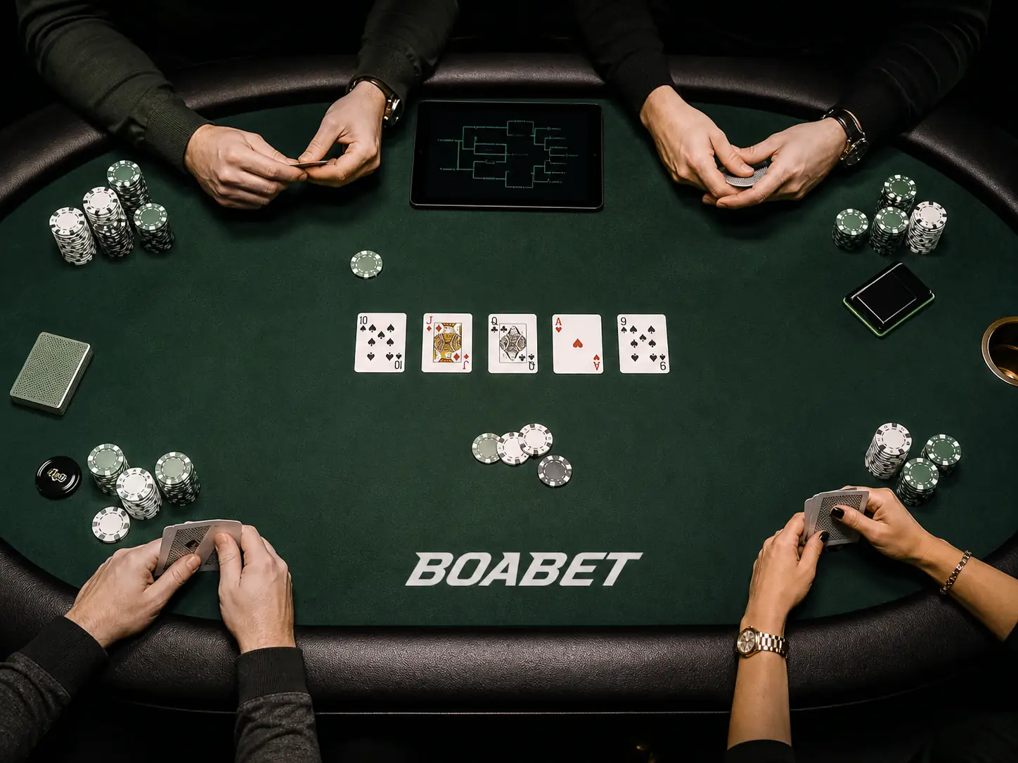 BoaBet pókerasztal kártyákkal és zöld zsetonokkal